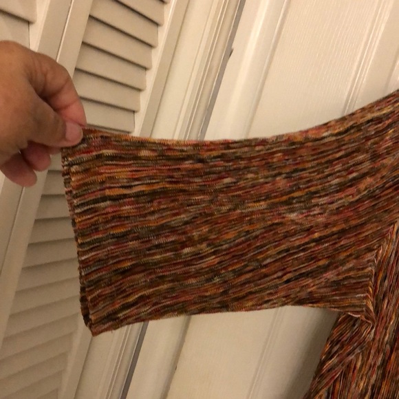 Comfortable Multi-Color Top - Picture 2 of 3